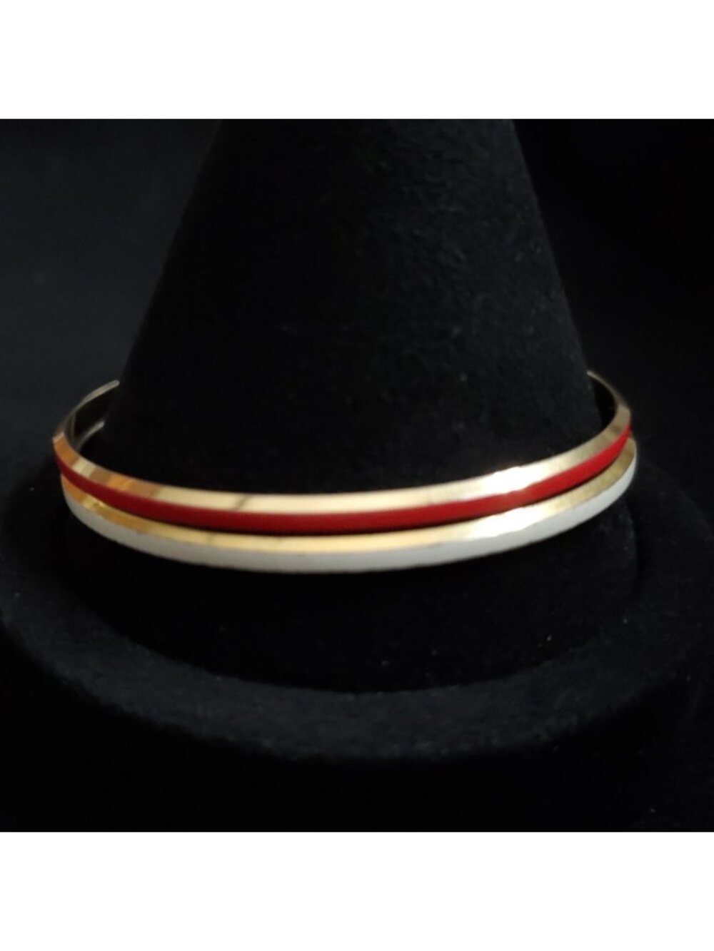 Vintage Trifari Bangle Bracelet Enamel Red White Gold Tone 8"